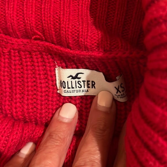 Red Sweater - Picture 4 of 7